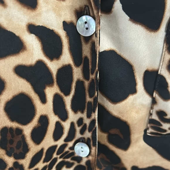 Natori Luxe Leopard Pajama Top, RTR - Picture 9 of 11